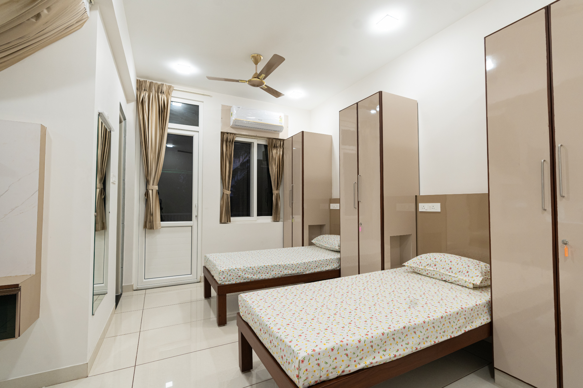 Suite Room - Bedroom Area - Ladies hostel in Saravanampatti Coimbatore
