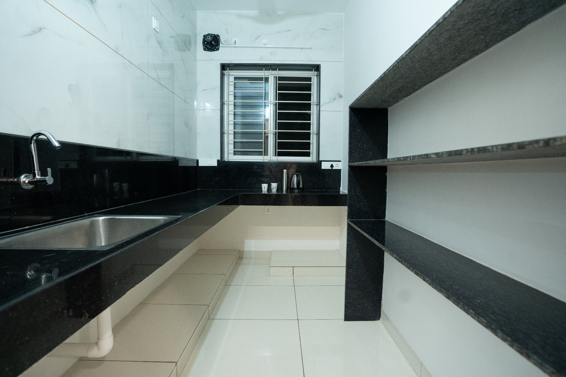 Deluxe Room - AC furnished room at ladies hostel in Saravanampatti Coimbatore